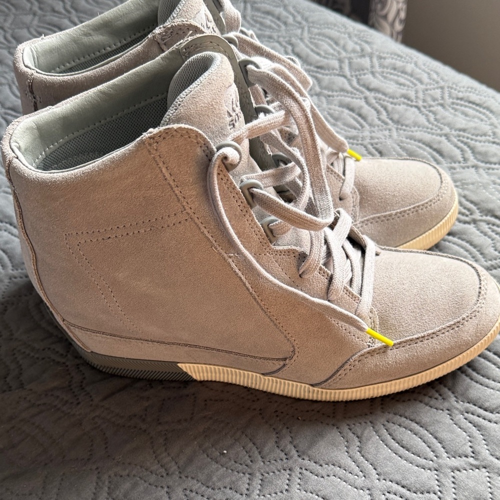 Sorel Light Gray Lace-Up Sneakers - Picture 3 of 7